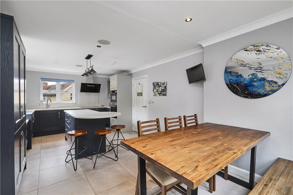 Property photo 2 of 17 Dining Kitchen