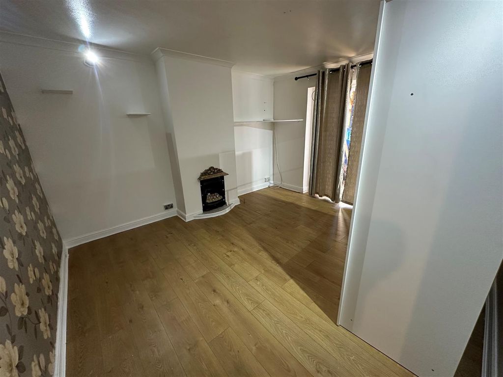 Property photo 2 of 12 2.Jpg