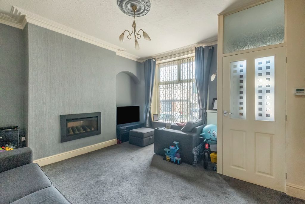 Property photo 2 of 14