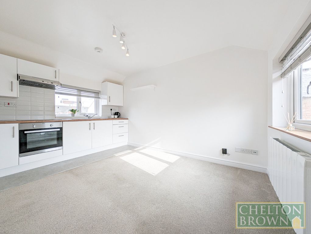 Property photo 2 of 24 Living Space