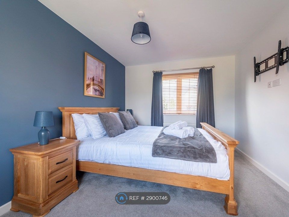 Property photo 3 of 12 Bedroom 1