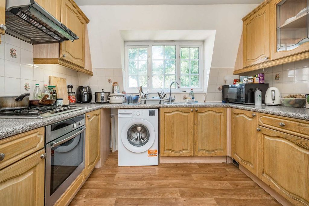 Property photo 3 of 6