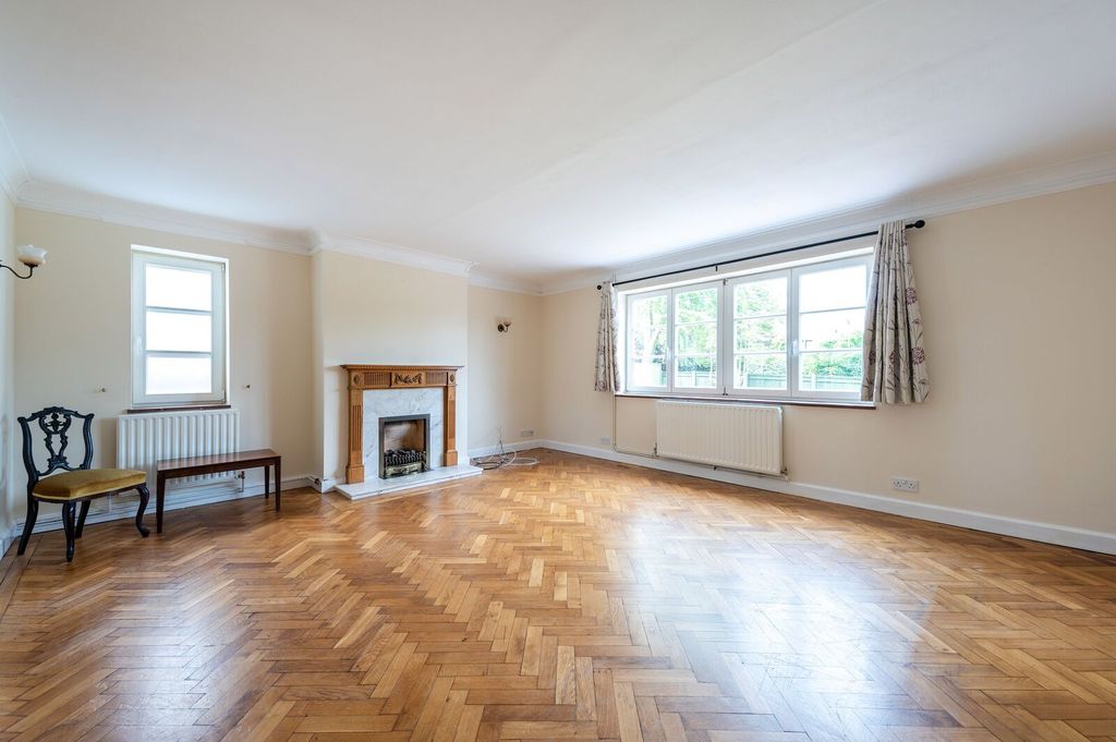 Property photo 2 of 22