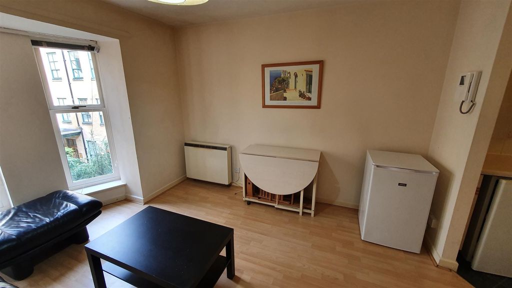 Property photo 3 of 28