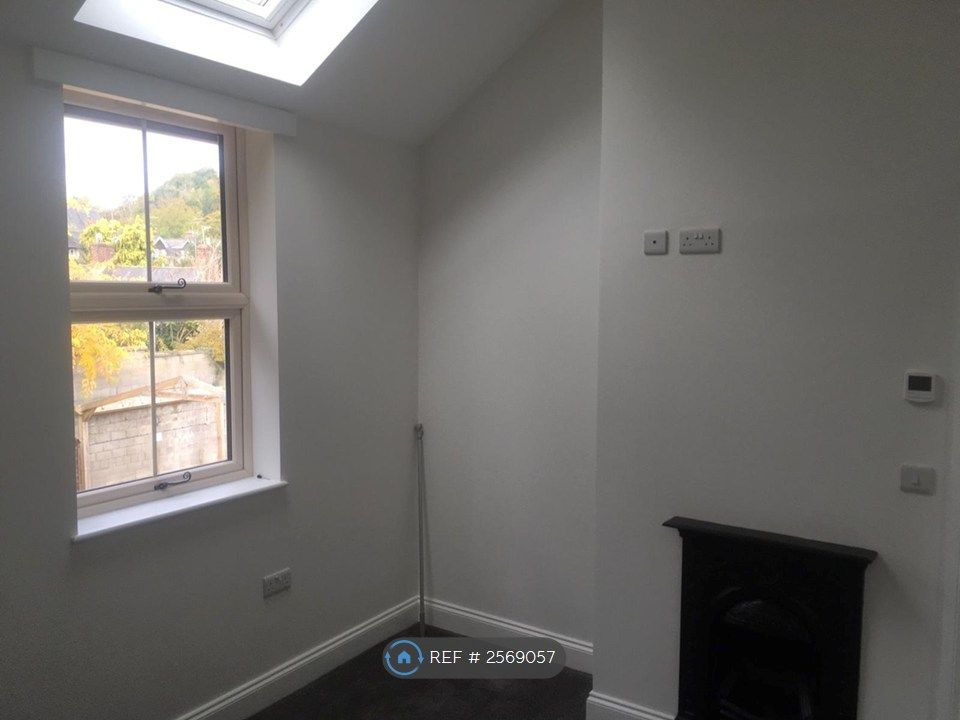 Property photo 2 of 17 Bedroom/Office