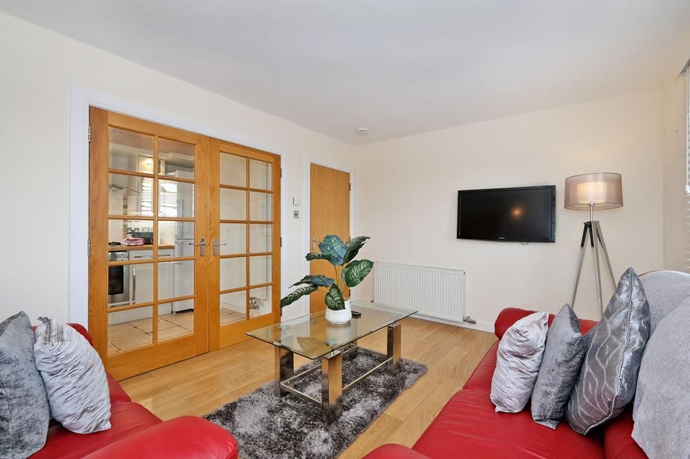 Property photo 1 of 9 Lounge