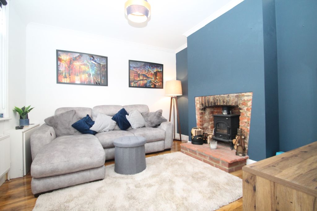 Property photo 2 of 10