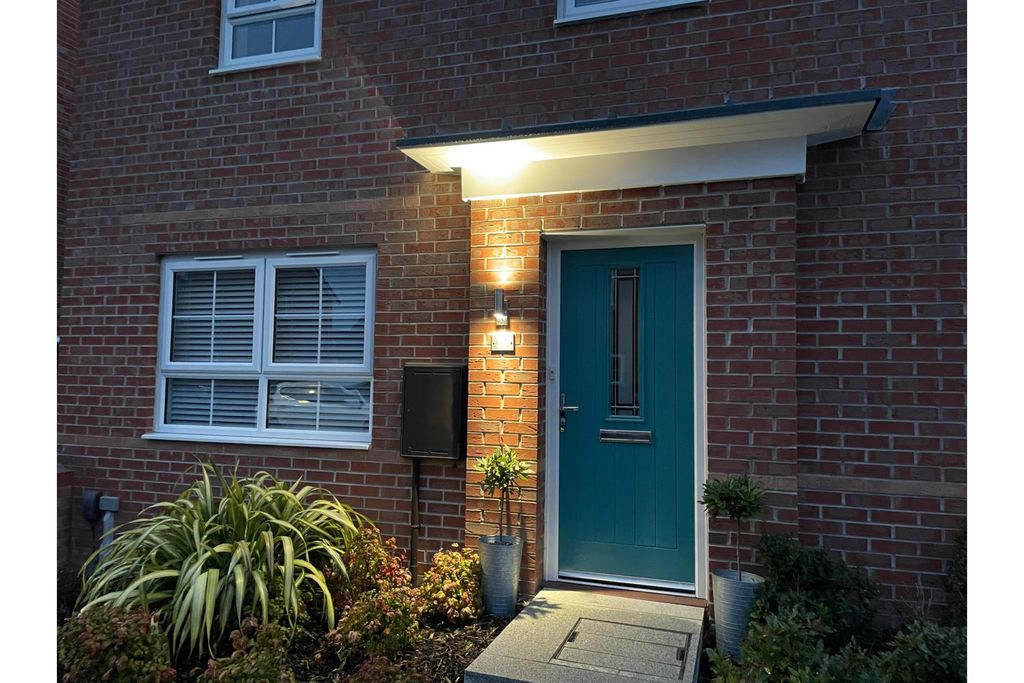 Property photo 2 of 22 Front View