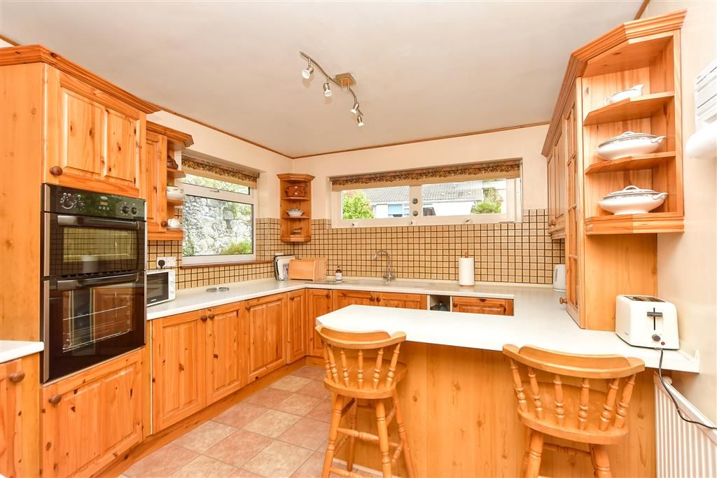 Property photo 1 of 9 Kitchen/Breakfast Room