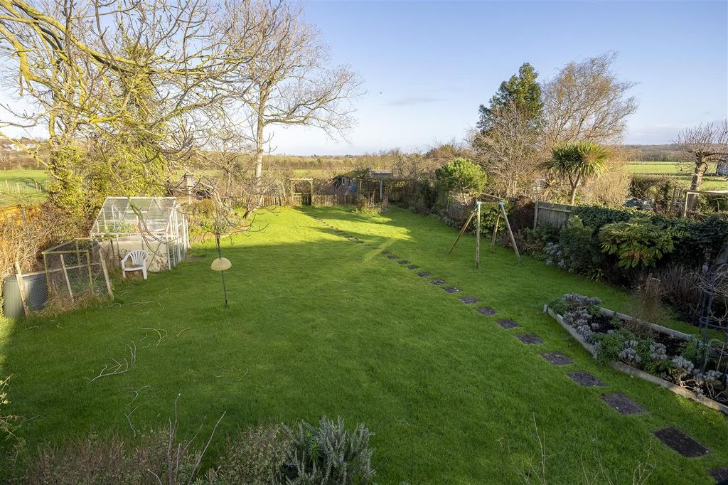 Property photo 3 of 25