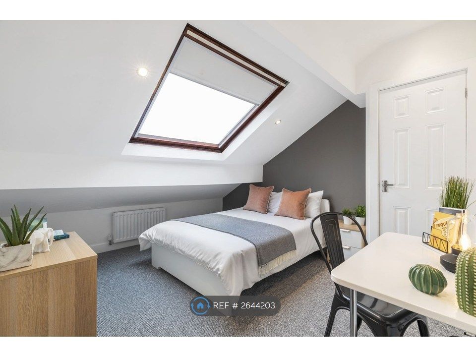 Property photo 2 of 26