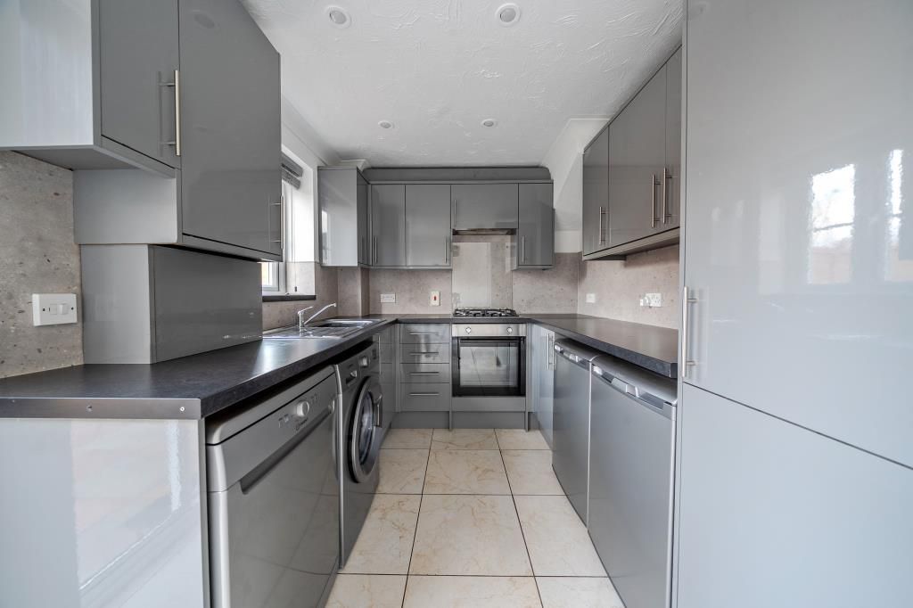 Property photo 3 of 20 Kitchen