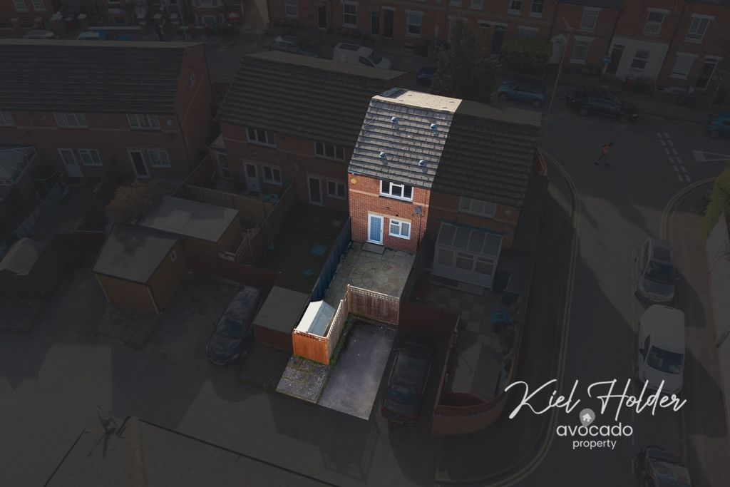 Property photo 2 of 16 4477674