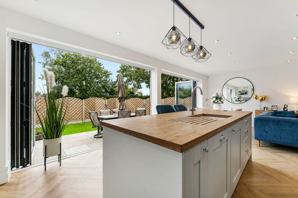 Property photo 2 of 46