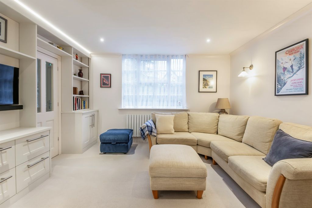 Property photo 3 of 15