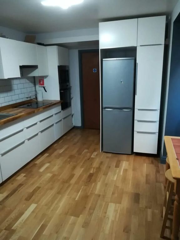 Property photo 3 of 9 66 Wern Terrace Kitchen 1