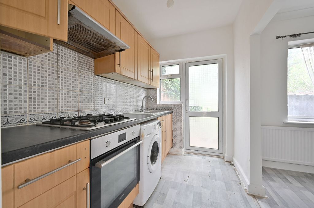 Property photo 3 of 14