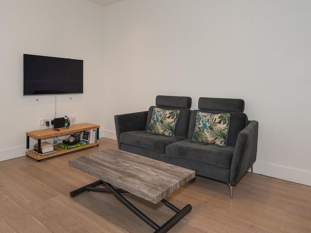 Property photo 1 of 24 Living Room