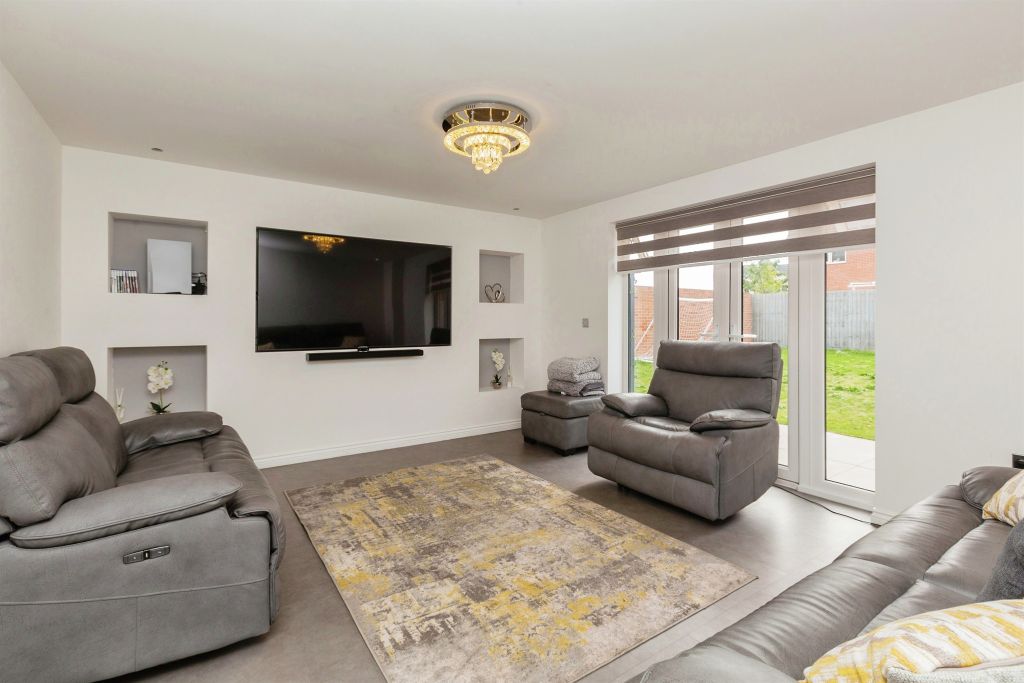 Property photo 2 of 17