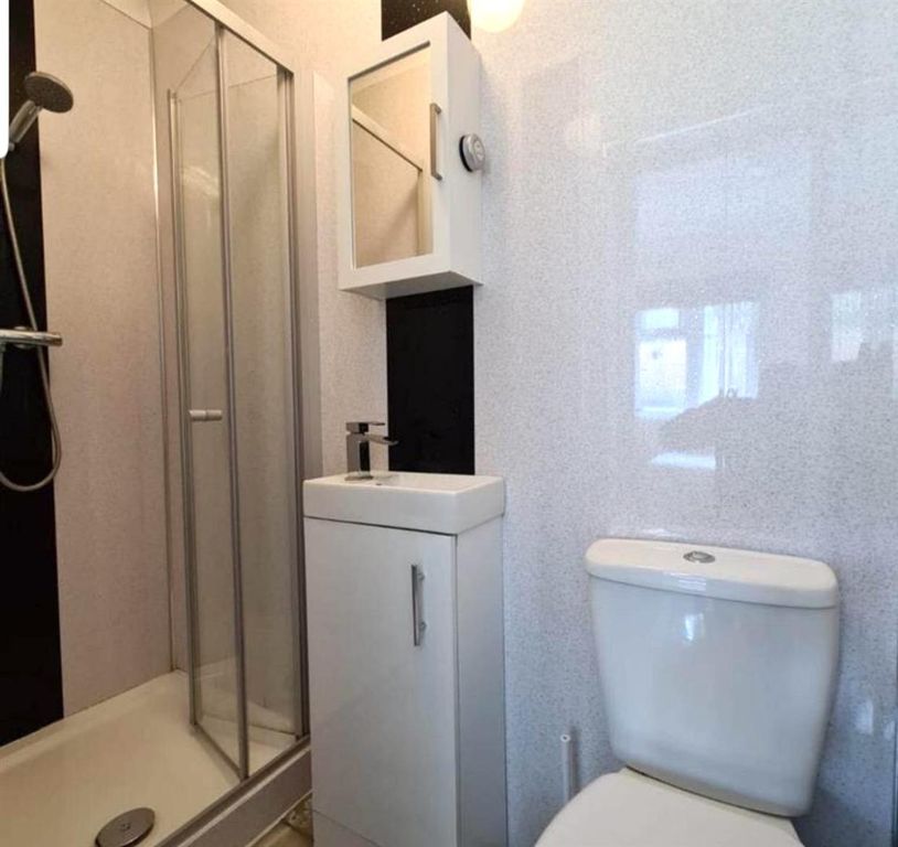 Property photo 2 of 4 Bathroom