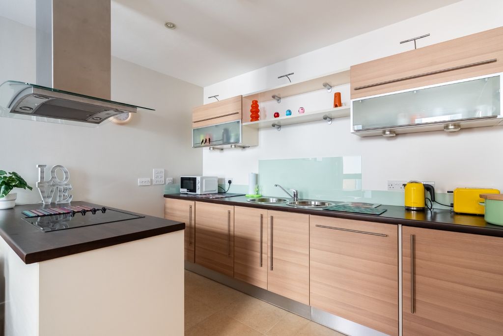 Property photo 3 of 18 4262505