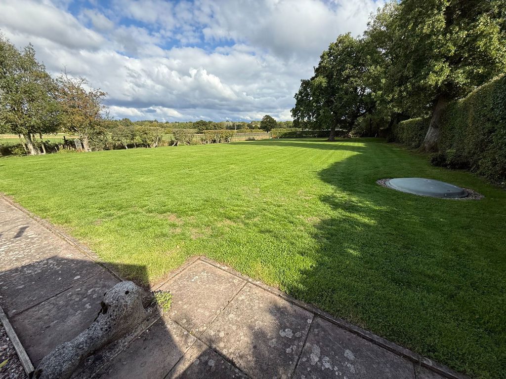 Property photo 3 of 34