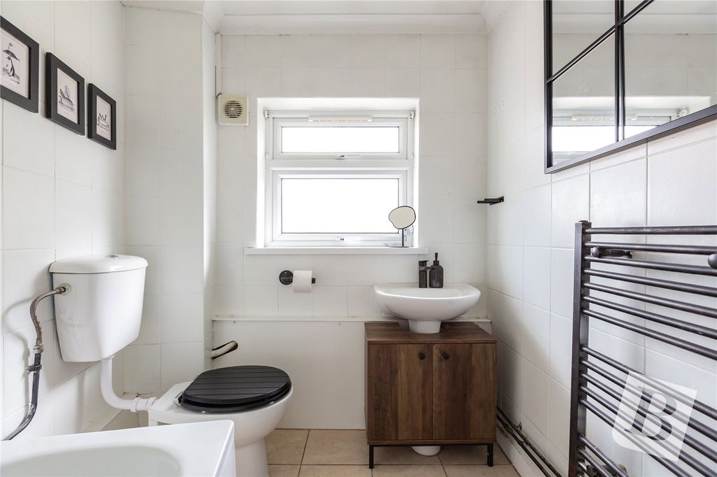 Property photo 3 of 21 Bathroom