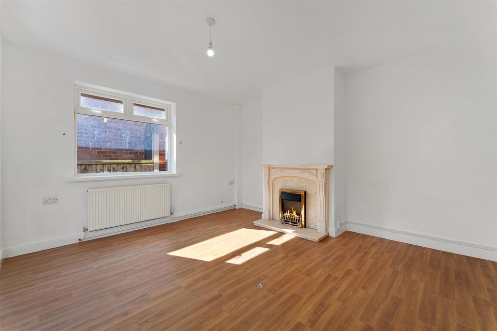 Property photo 2 of 25 21 Park Road-18.Jpg