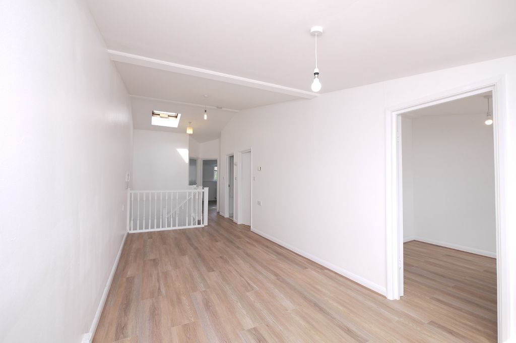 Property photo 3 of 11 1697813