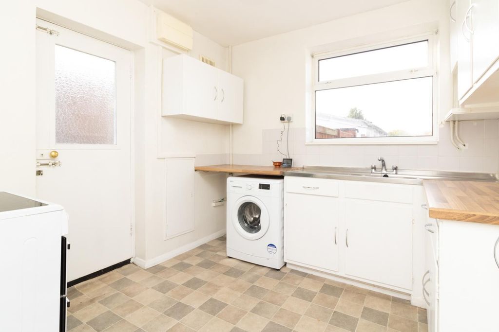 Property photo 2 of 8 4548752