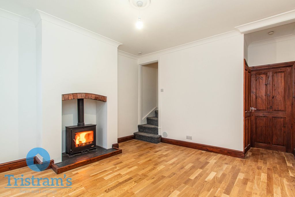 Property photo 2 of 25