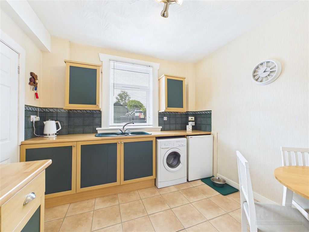 Property photo 2 of 22 Kitchen / Dining