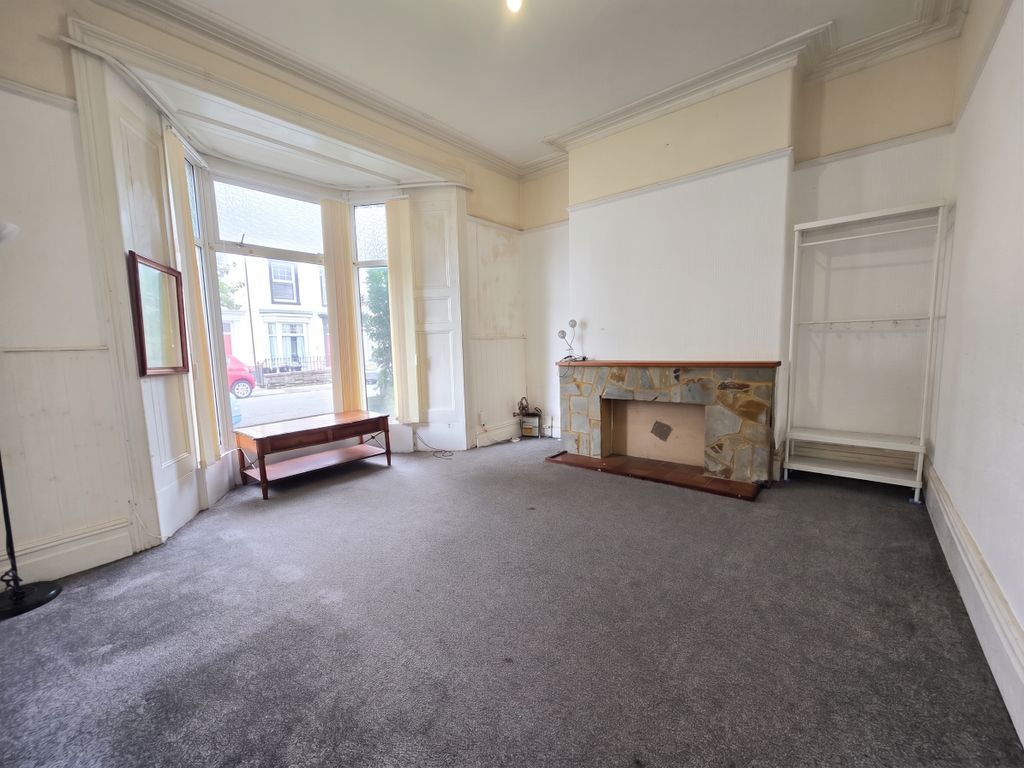 Property photo 2 of 26
