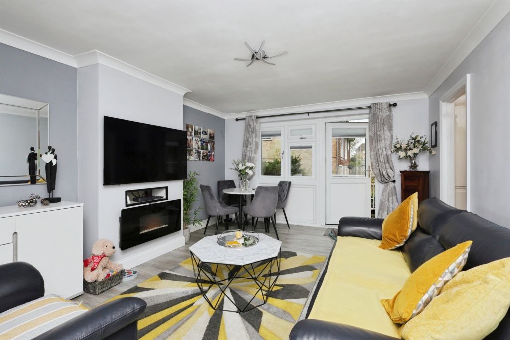 Property photo 2 of 17