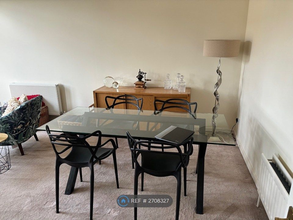 Property photo 3 of 18 Dining Area