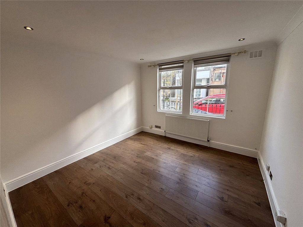 Property photo 3 of 12 Picture No. 02