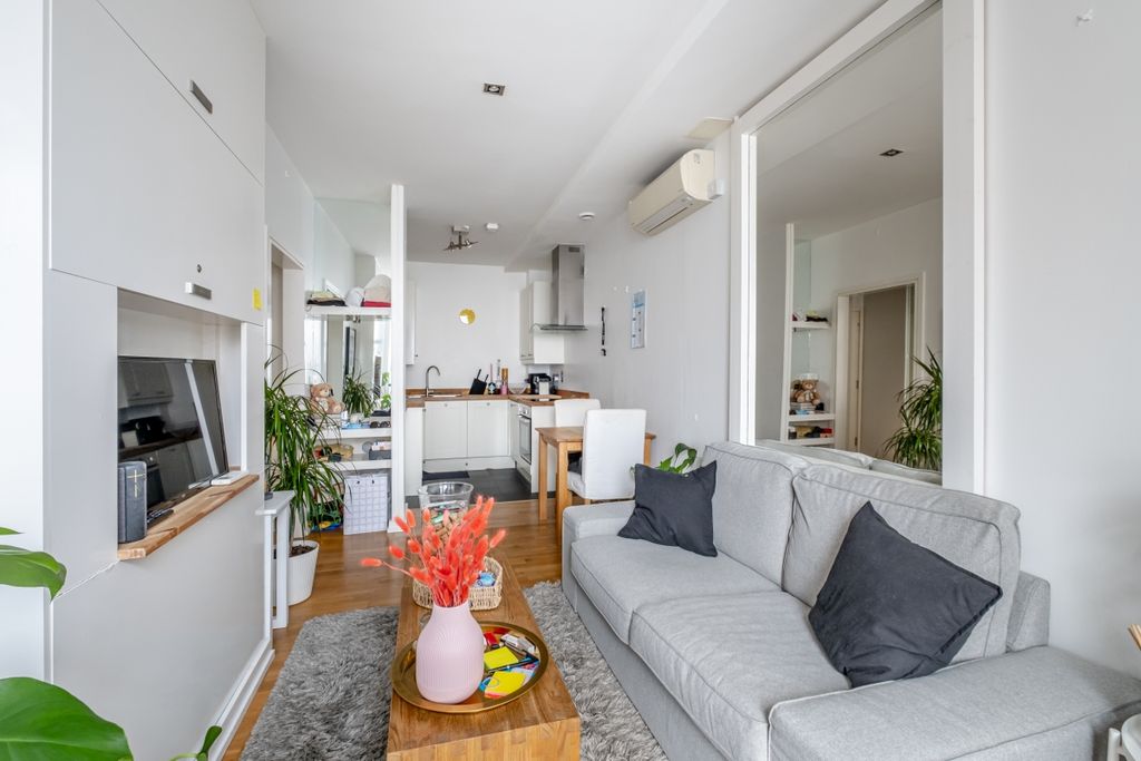 Property photo 3 of 10 Reception (3)