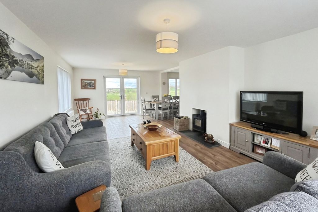 Property photo 2 of 18 Living Room