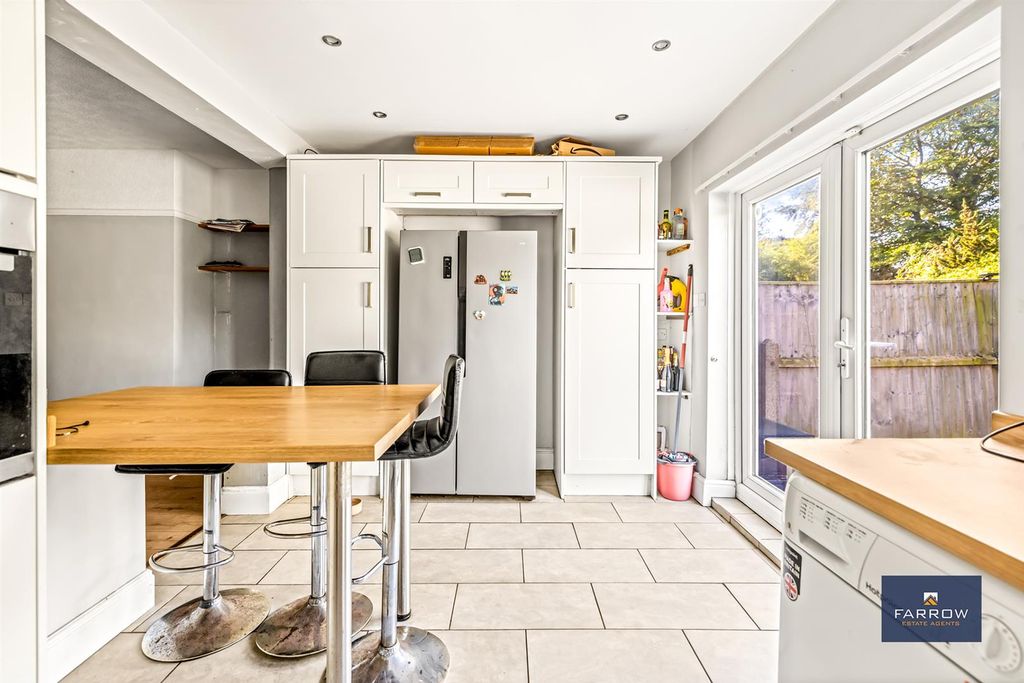 Property photo 3 of 28 Kitchen / Breakfast Room