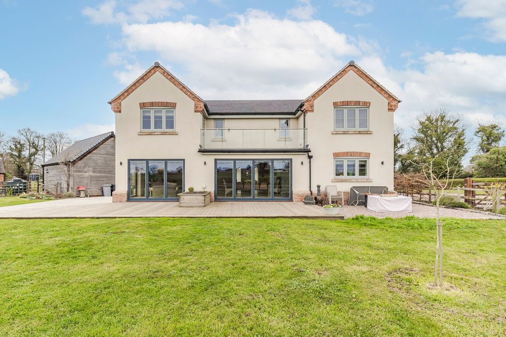 Property photo 3 of 79