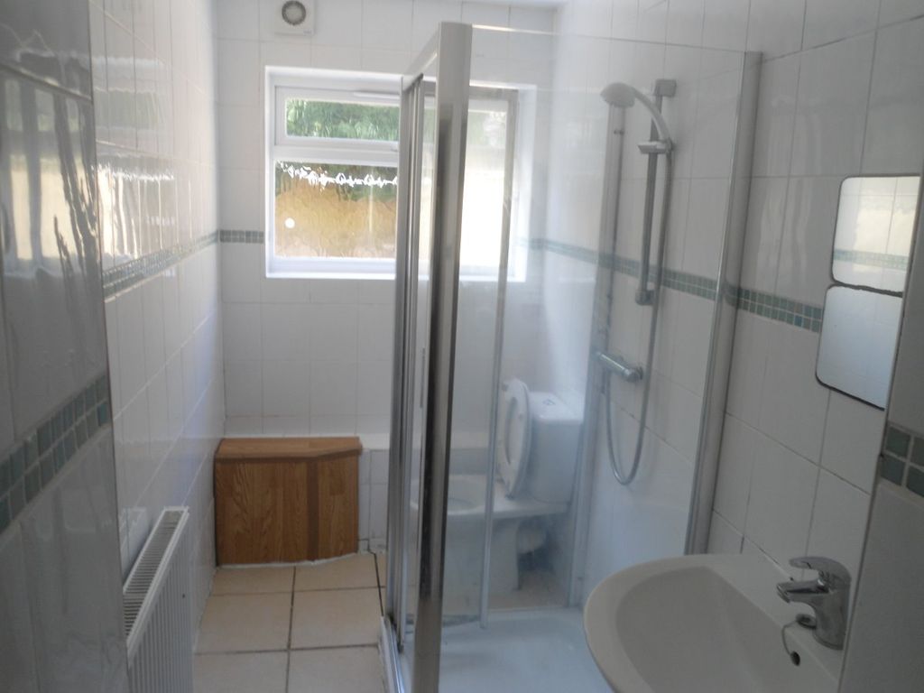 Property photo 3 of 11 Shower Room