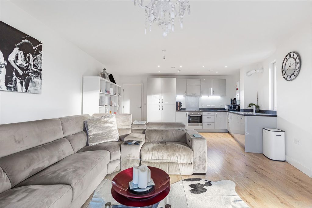 Property photo 3 of 21 26_70638.Jpg