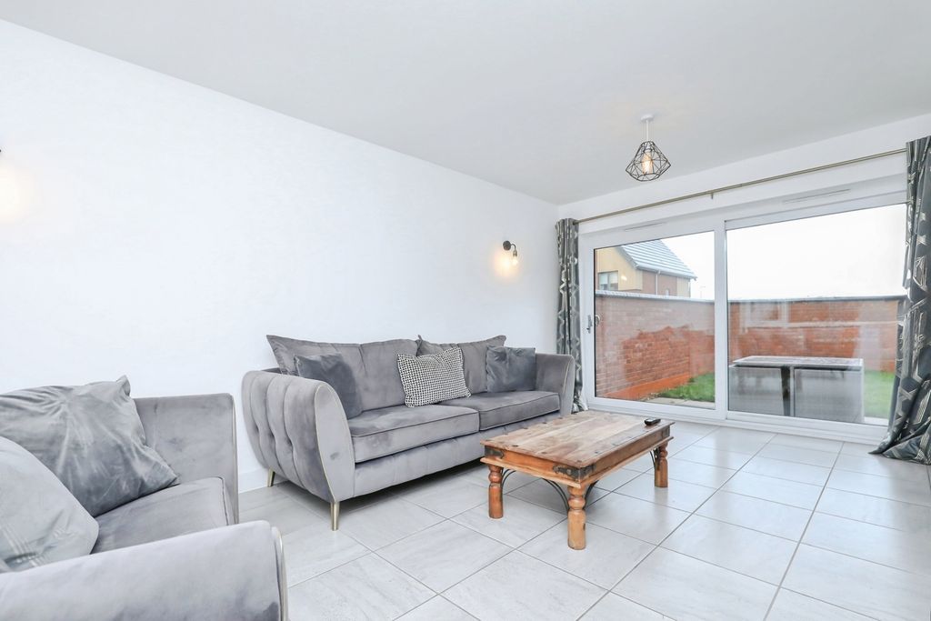 Property photo 2 of 16 Photo