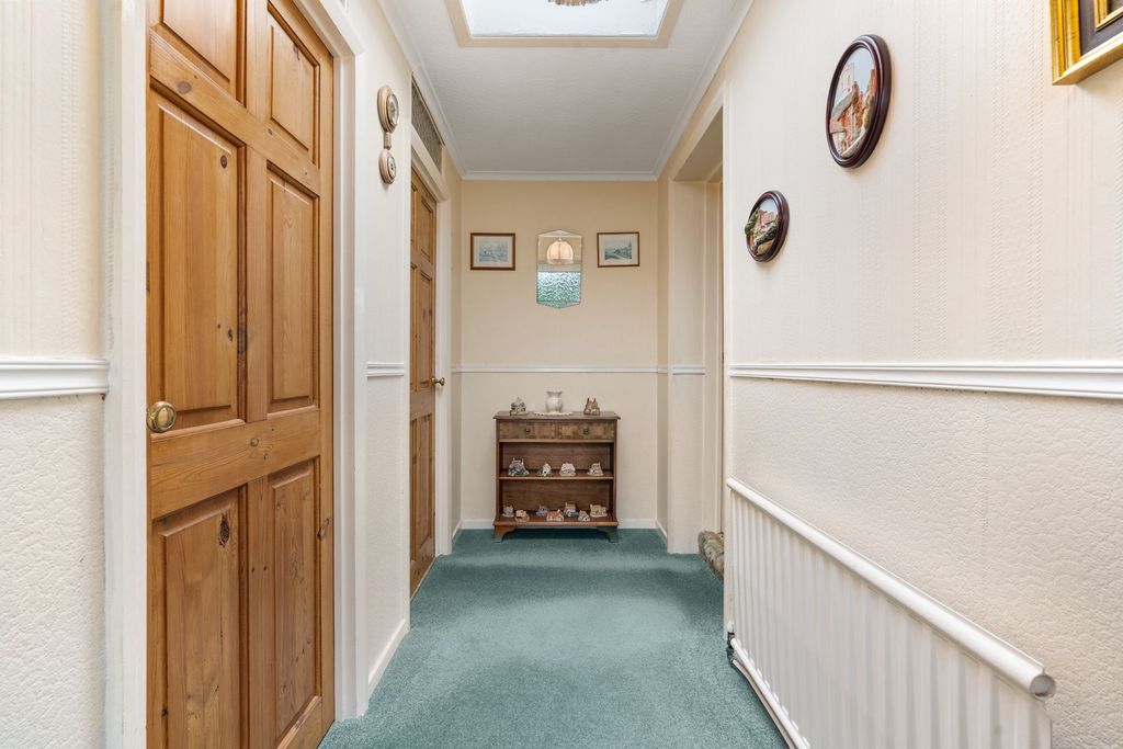 Property photo 3 of 24