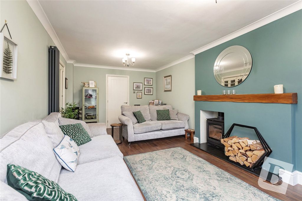 Property photo 3 of 19 Living Room