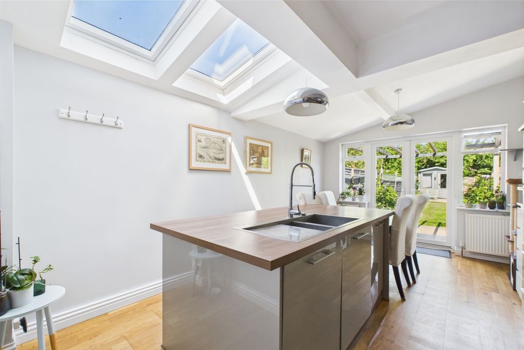 Property photo 2 of 11 Kitchen Diner