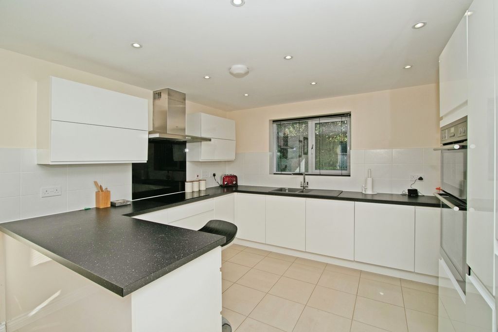 Property photo 2 of 15 Pbox-Img.Jpg