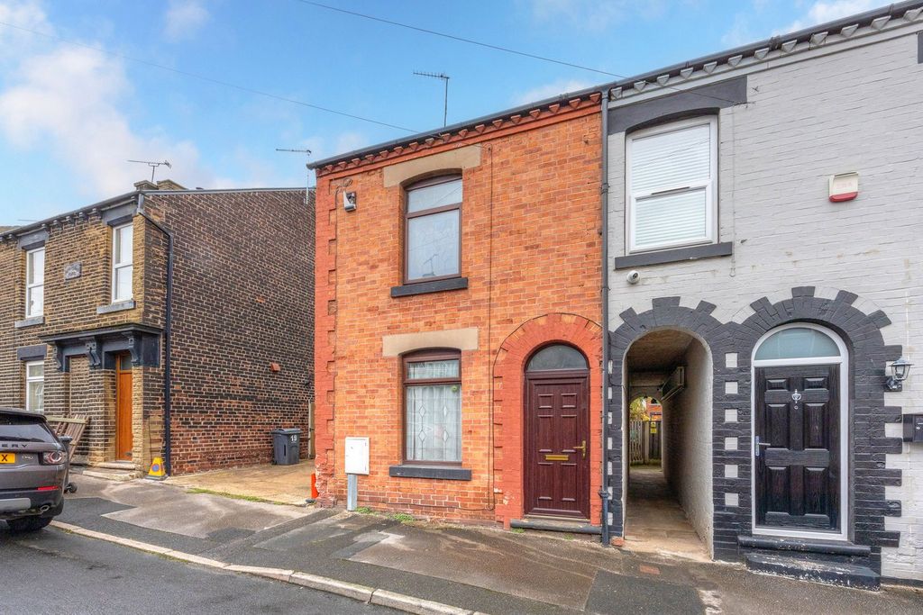 Property photo 1 of 11