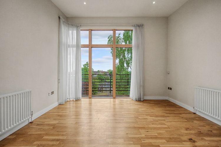 Property photo 2 of 8 328848