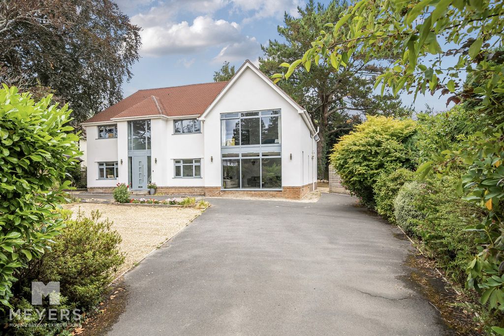 Property photo 1 of 31